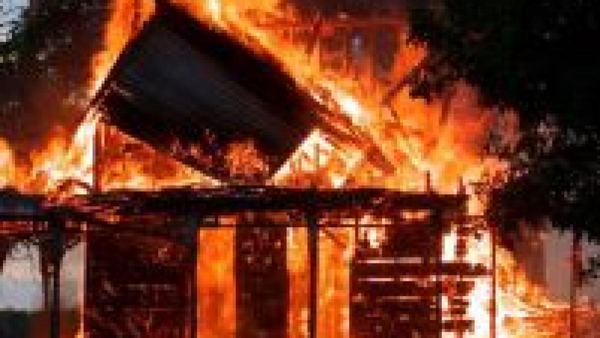 sua 7 tineri au murit in urma unui incendiu