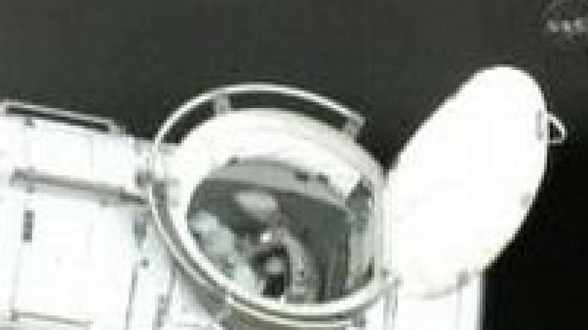 cea de a treia iesire in spatiu a astronautilor de pe discovery