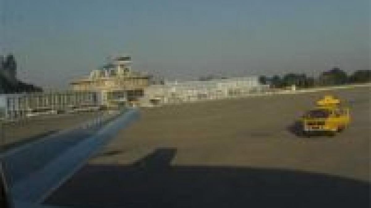 companiile low cost ar putea fi penalizate pentru cursele cu intarzieri