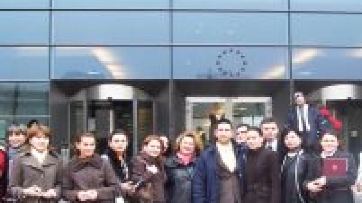 institutiile ue ofera 140 de posturi romanilor