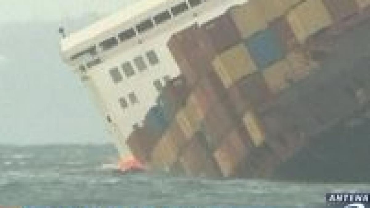 un petrolier rusesc avariat a deversat 1 300 de tone de titei in marea neagra