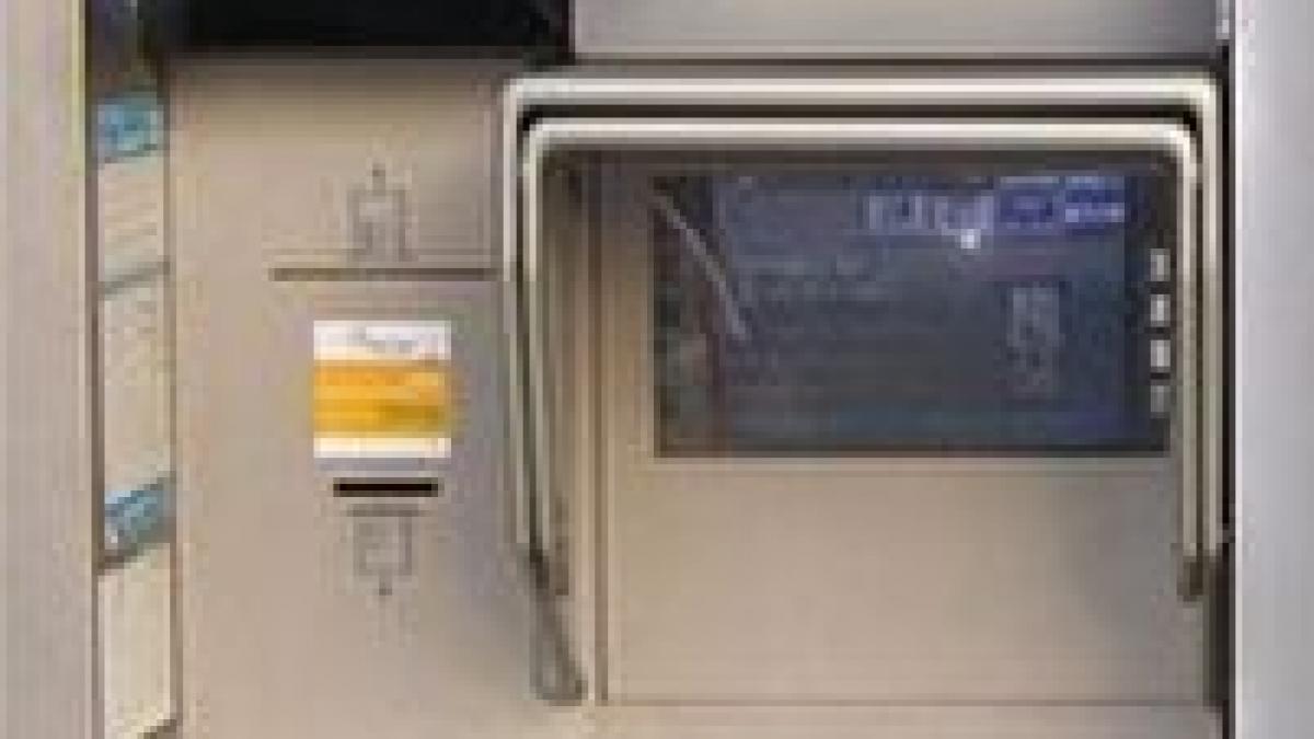 cum se fura banii de pe card cu atm uri false video