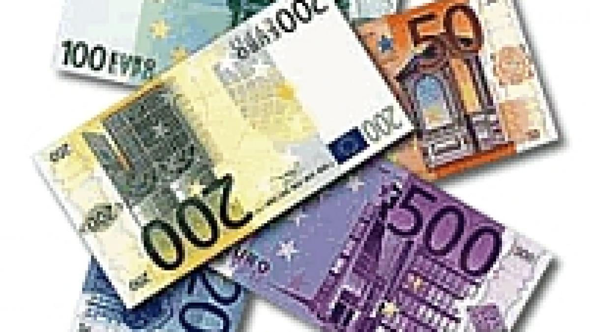 Leul atinge o nouă valoare minimă comparativ cu euro
