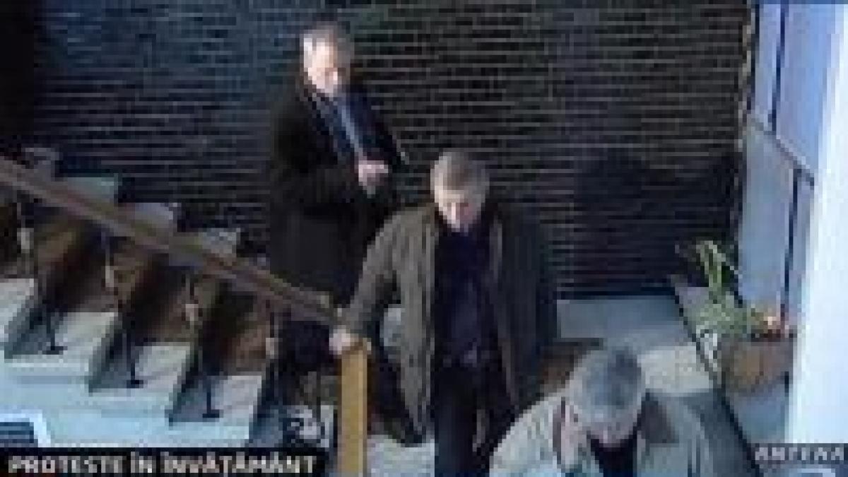 profesorii din timis intra in greva de avertisment