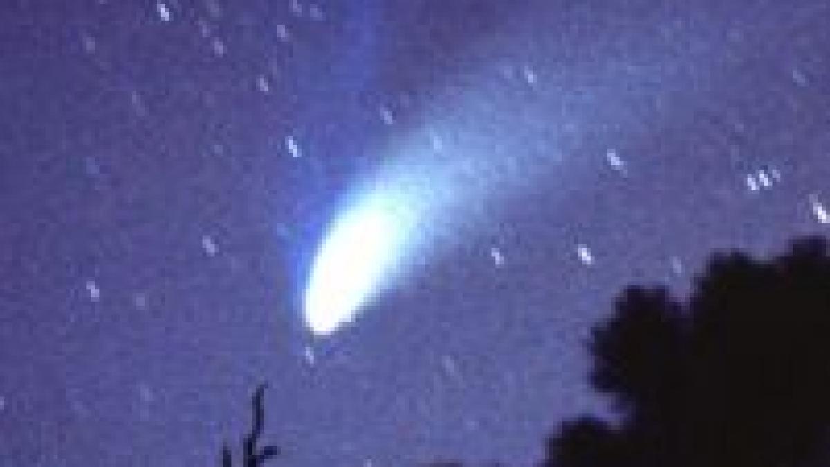 cometa holmes mai stralucitoare ca luna