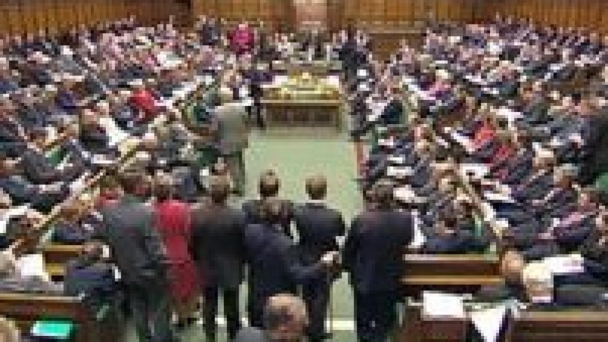 marea britanie presedintele autoritatii fiscale a demisionat