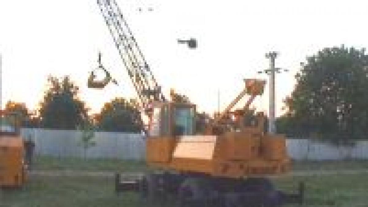 o macara a blocat drumul dintre iasi si targu frumos