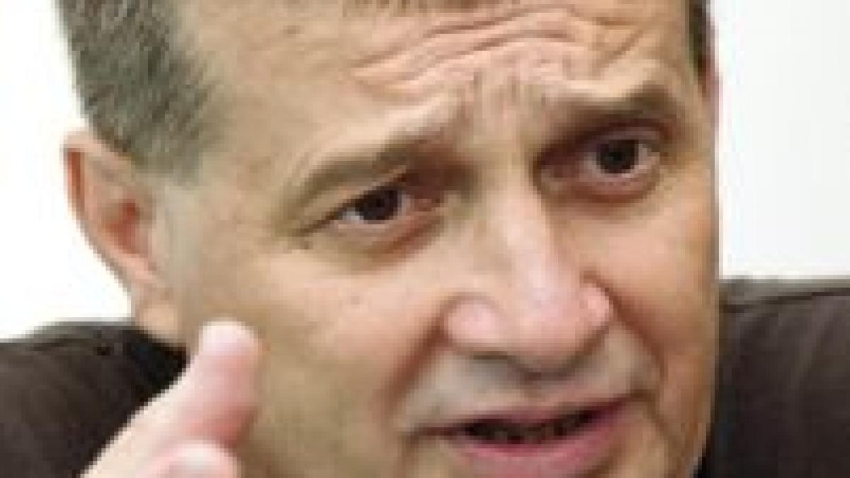 mircea dinescu evacuat din conacul din dolj video