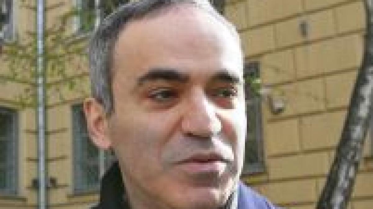 rusia gary kasparov a fost eliberat din arest