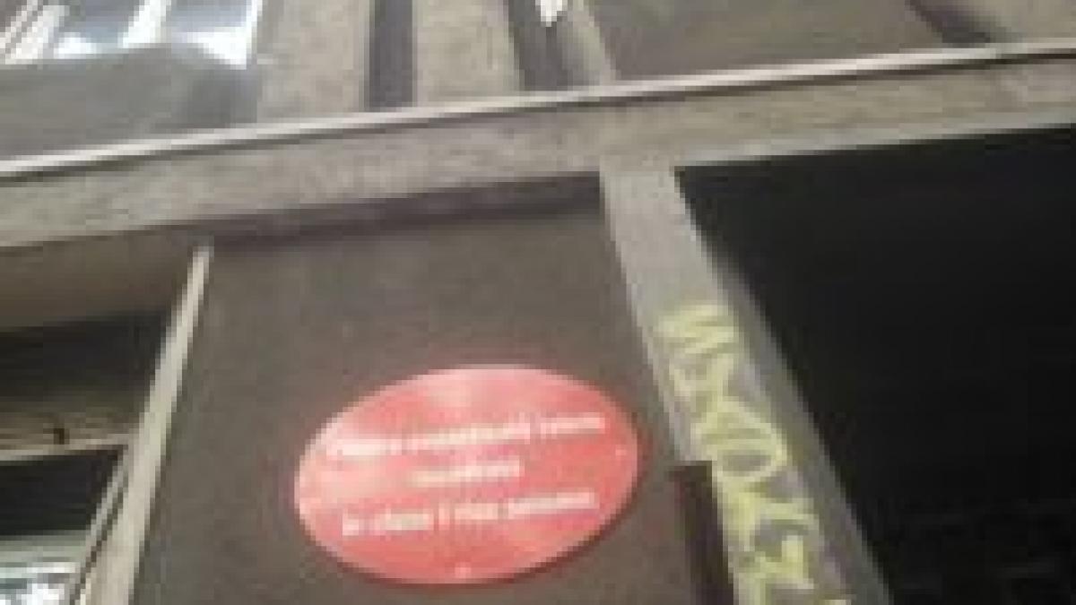 tavanul unui apartament s a prabusit in urma renovarii locuintei de deasupra