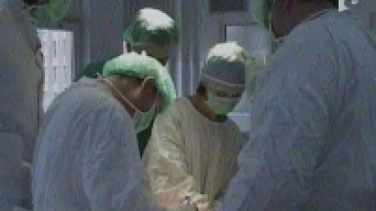 tumora de 25 de kg extirpata cu succes de pe coapsa unei tinere