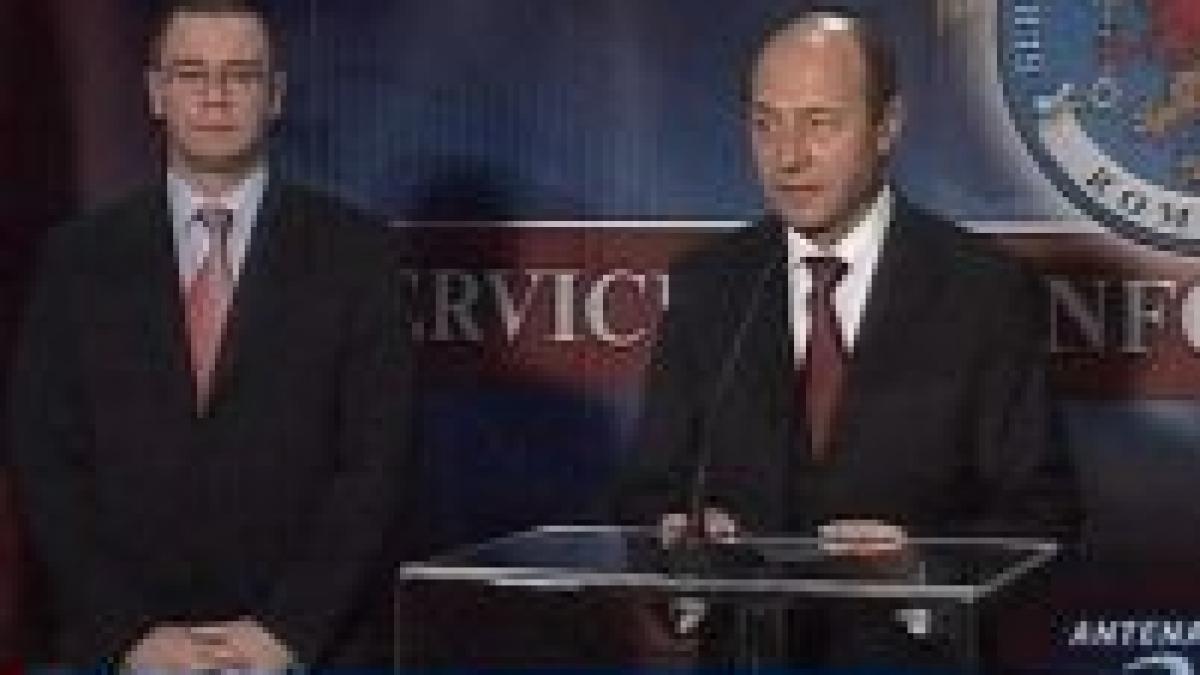 basescu l a vizitat pe ungureanu in prima sa zi de lucru la sie