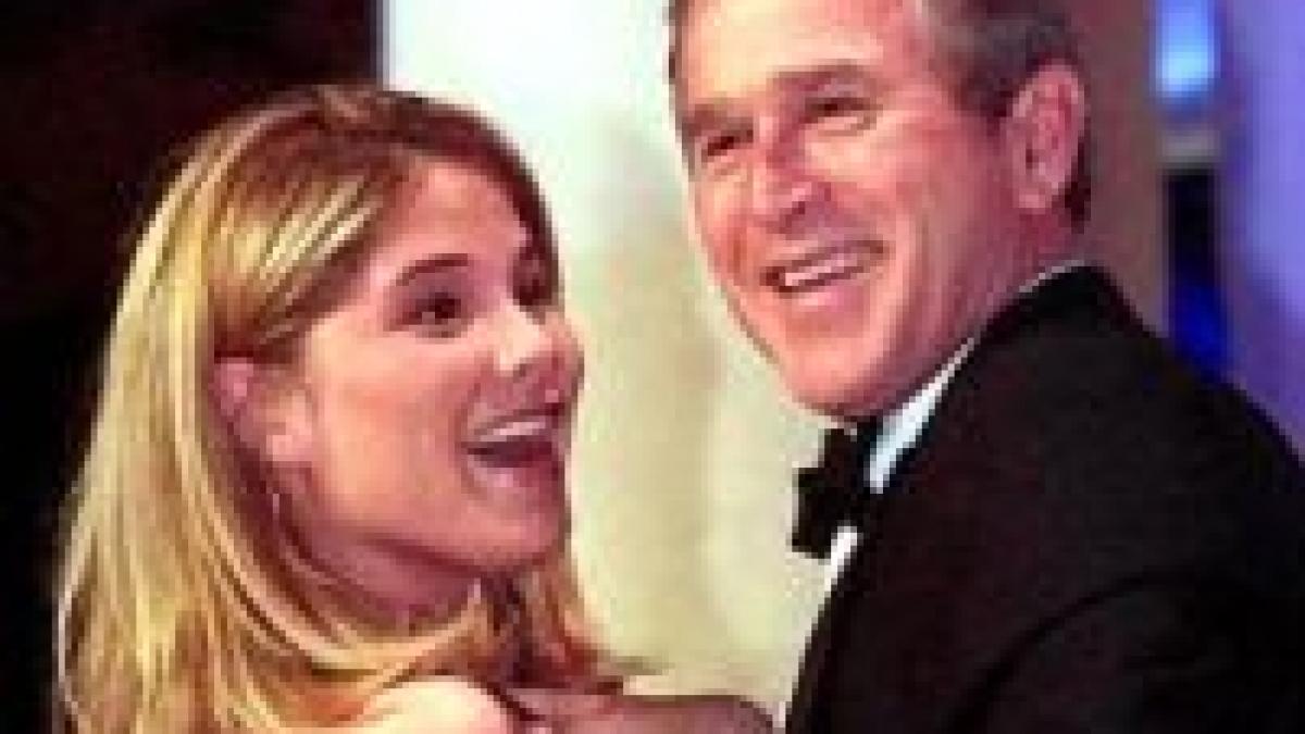 in familia bush asa tata asa fiica jenna bush si a sunat tatal intr o emisiune tv video