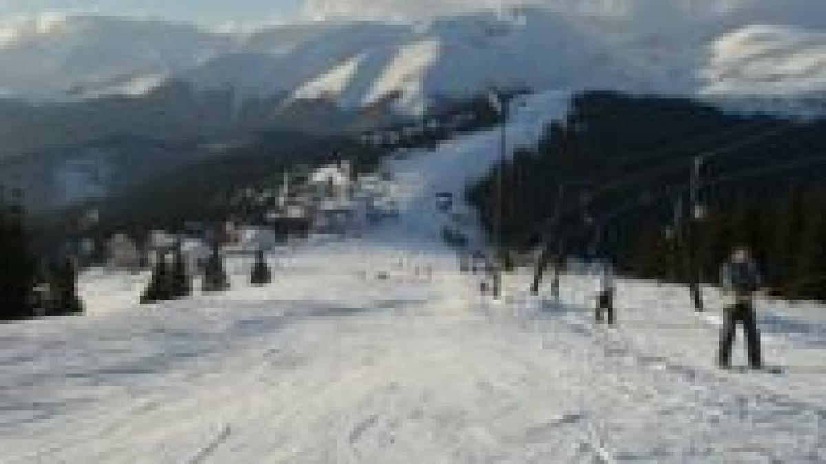 stratul de zapada depaseste 30 de centimetri la ranca