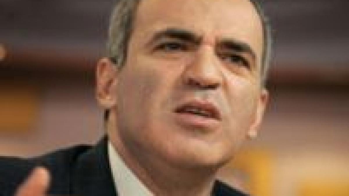 Rusia. Soţia şi fiica lui Kasparov au fost reţinute pe un aeroport