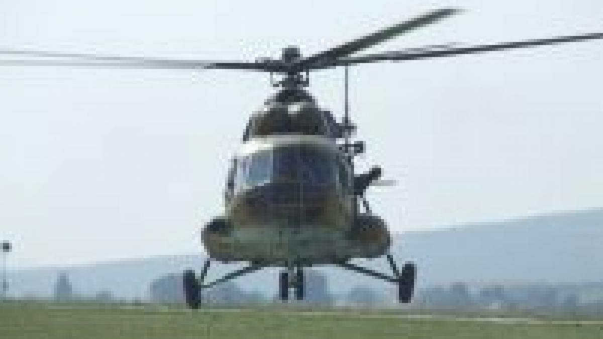 Un elicopter utilitar a aterizat forţat la Piatra Neamţ