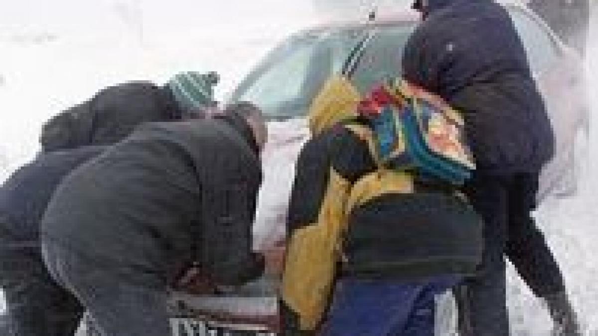 drumuri necuratate de sarbatori din cauza licitatiilor intarziate