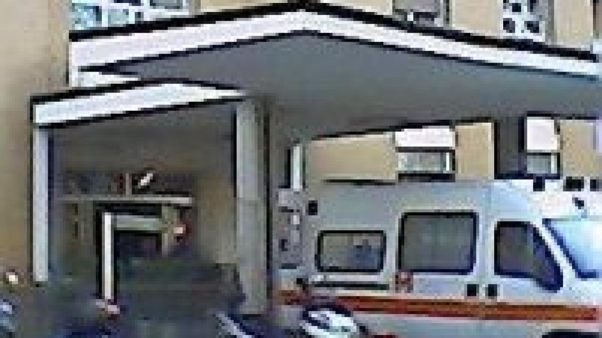 italia trei muncitori romani agresati cu bastoane cu socuri electrice