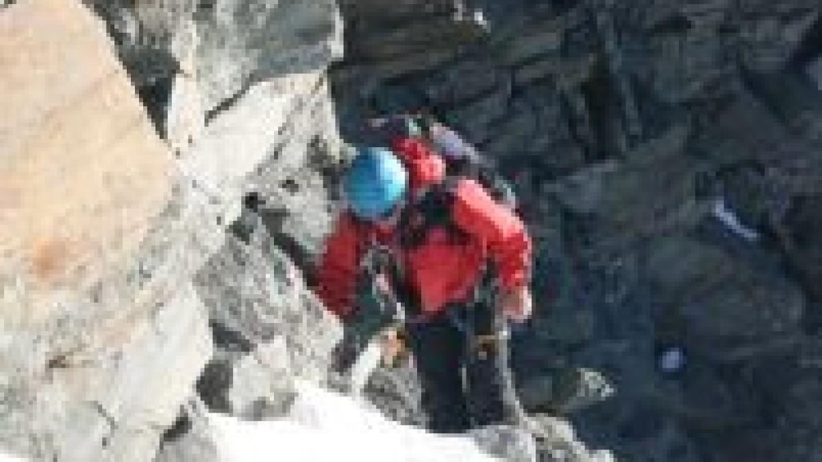 trei alpinisti sunt cautati de salvamont in bucegi