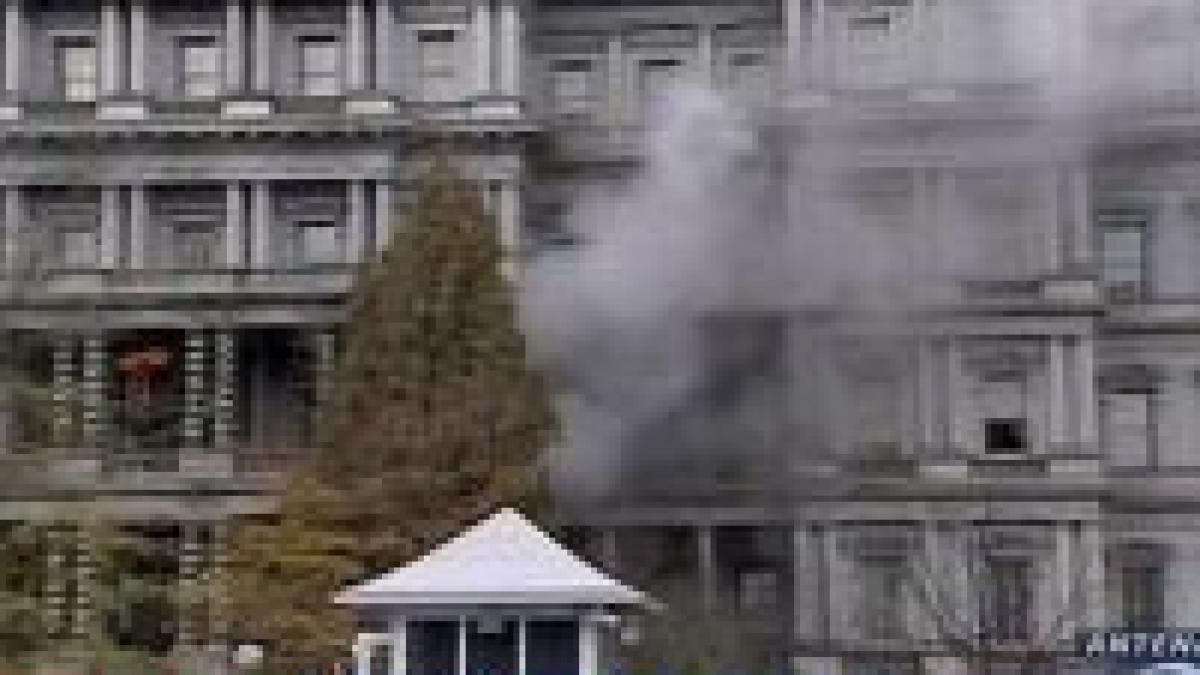 sua incendiu la o cladire din apropierea casei albe