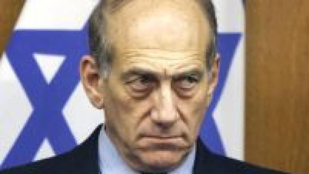 israel premierul olmert isi face adapost anti aerian