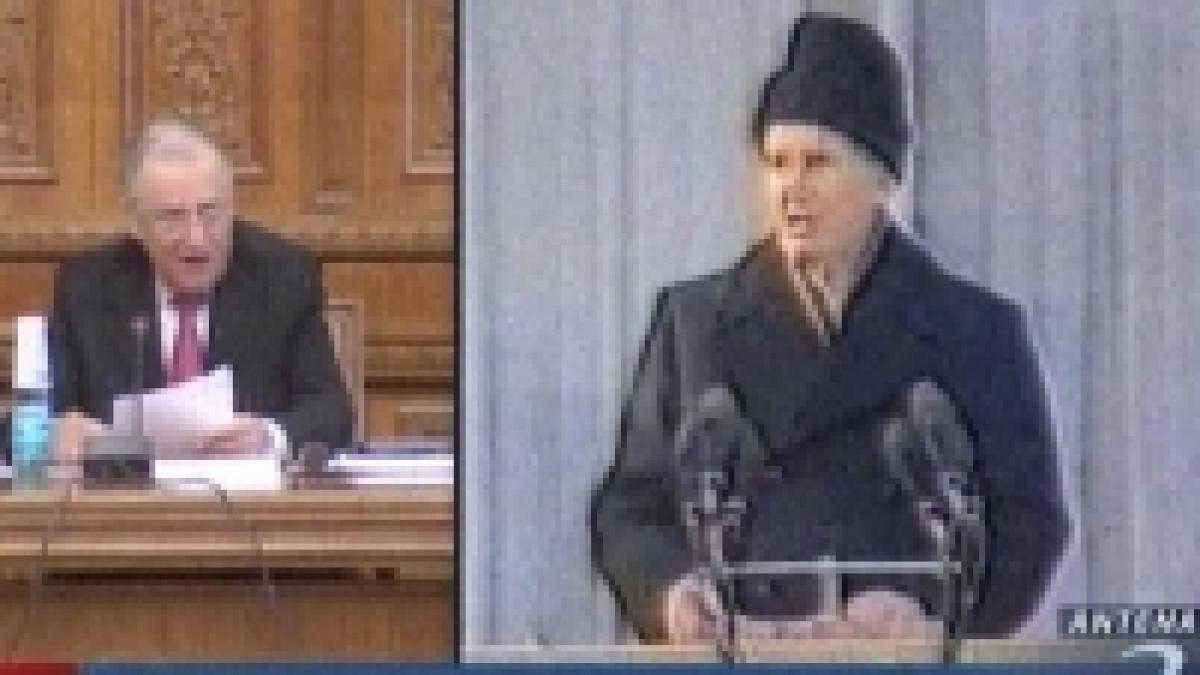 ion iliescu vrea un manual de istorie despre revolutie