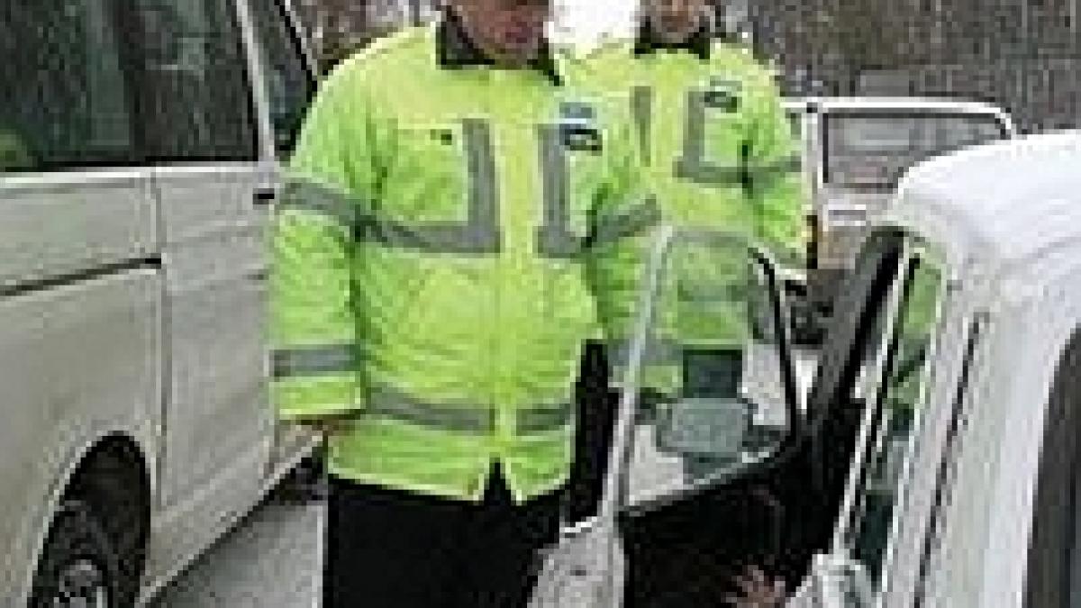 in perioada sarbatorilor vor patrula mai multi jandarmi si politisti