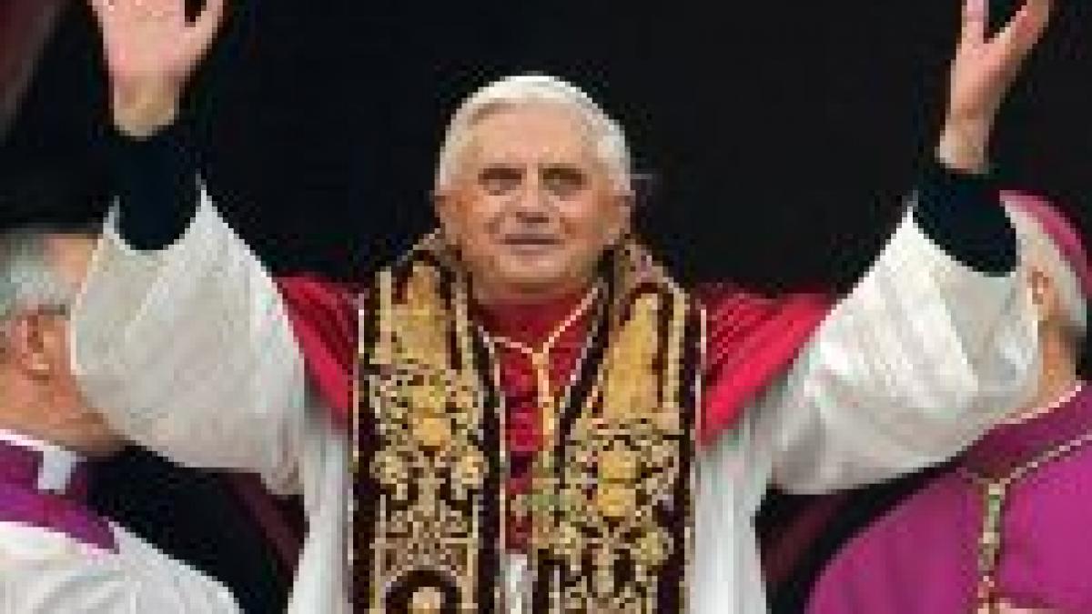 in ziua de craciun papa benedict indeamna oamenii sa fie mai buni