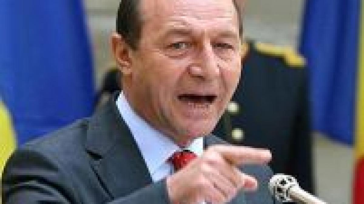 presedintele a retrimis in parlament legea privind strainii care muncesc in romania