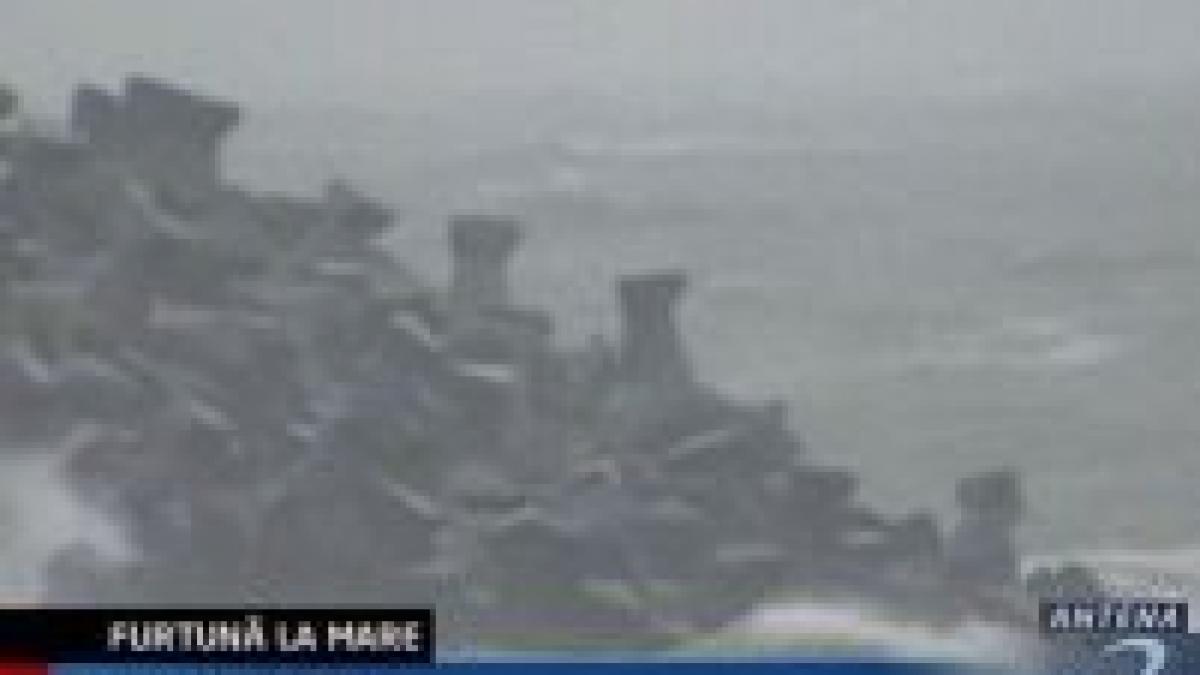 furtuna puternica pe marea neagra