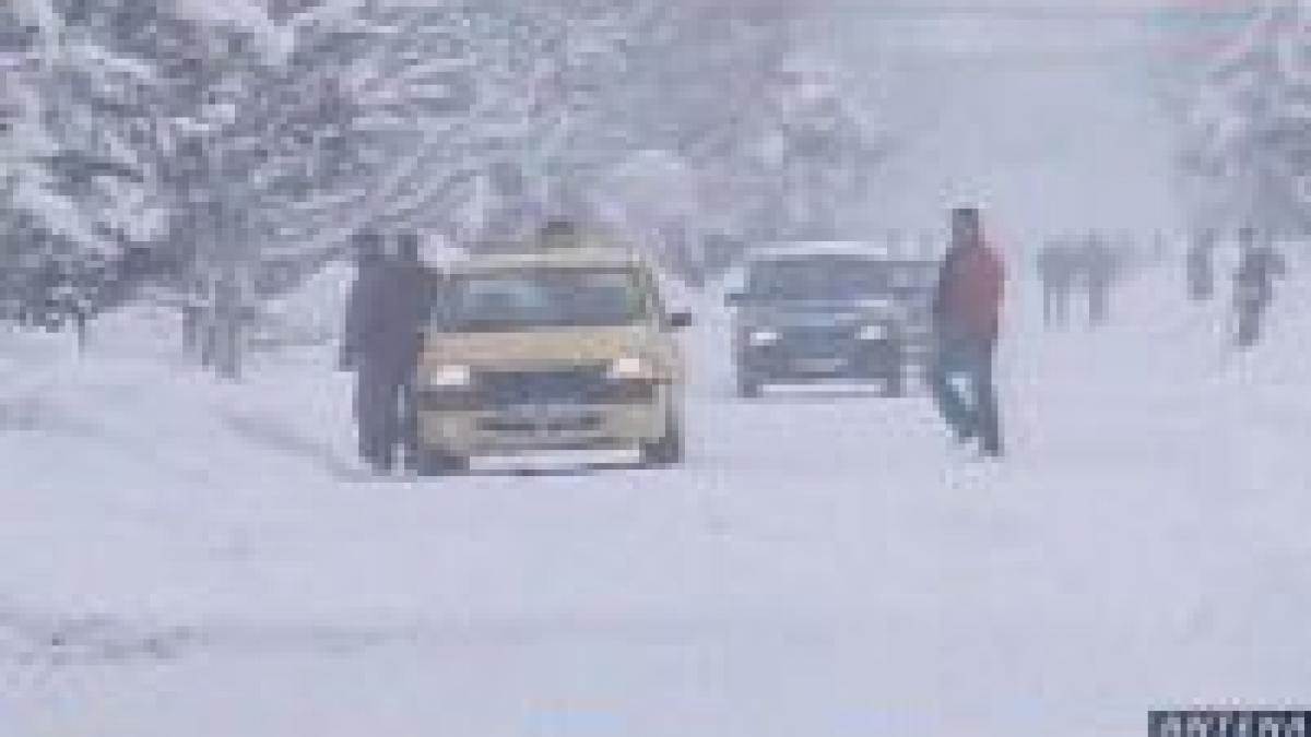 romania sub zapada aflati de aici ce drumuri sunt blocate din cauza ninsorilor