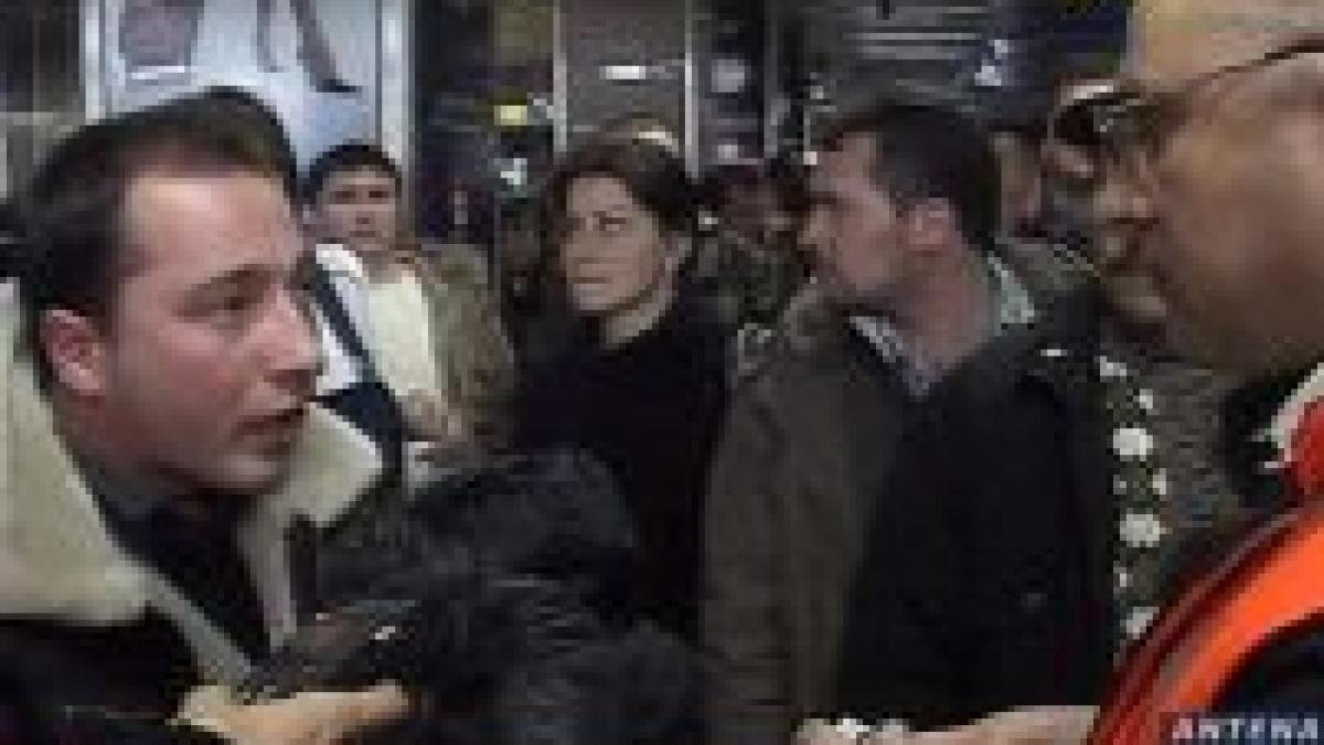 haos in aeroporturi curse anulate pasageri obligati sa astepte zeci de ore