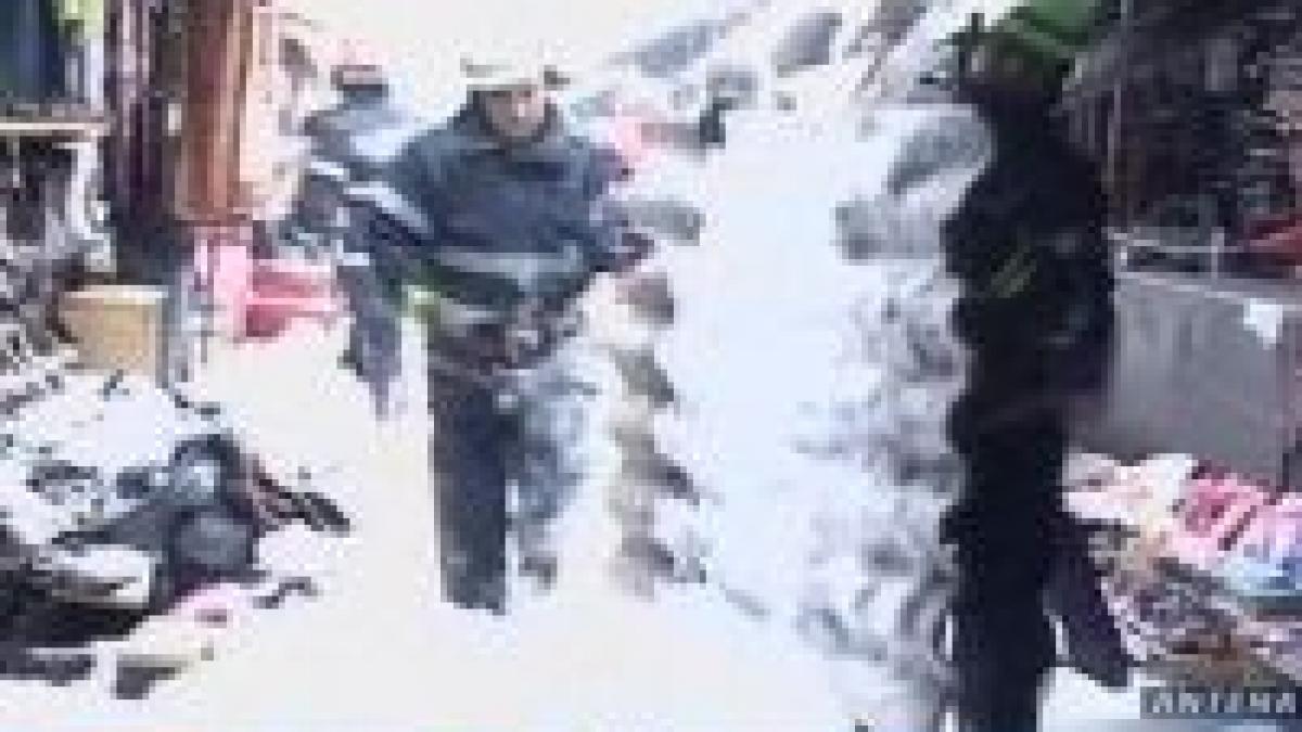 mehedinti acoperisul unui centru comercial prabusit din cauza zapezii