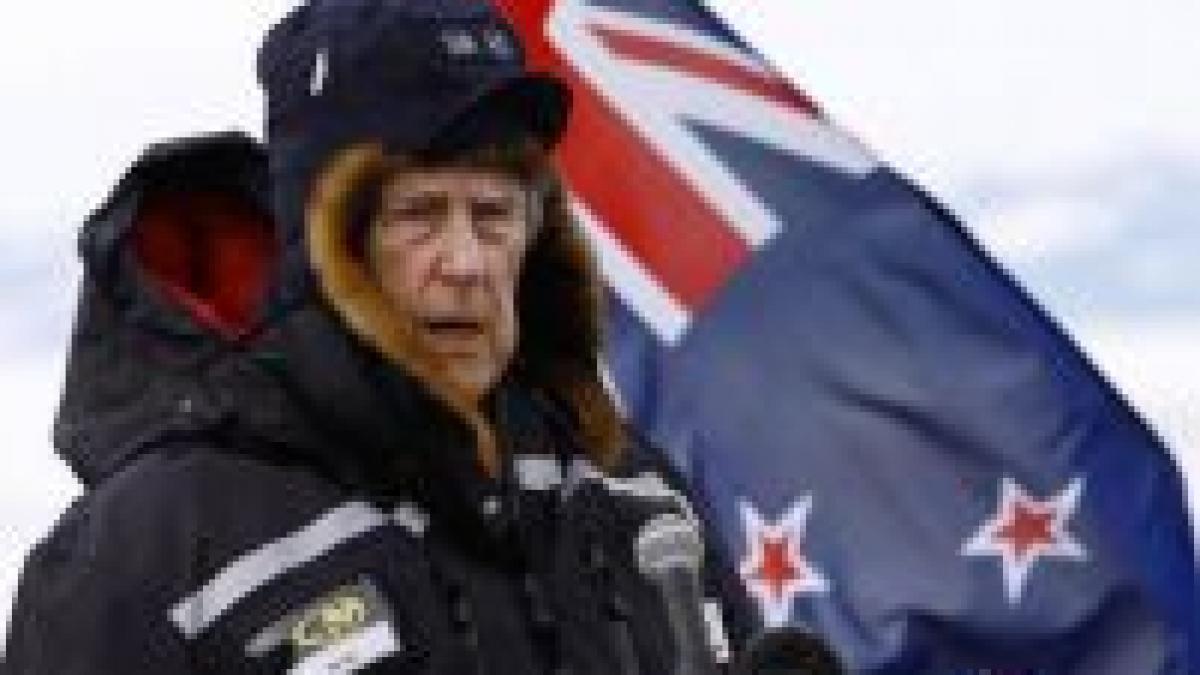 sir edmund hillary erou al primei ascensiuni pe everest a decedat foto