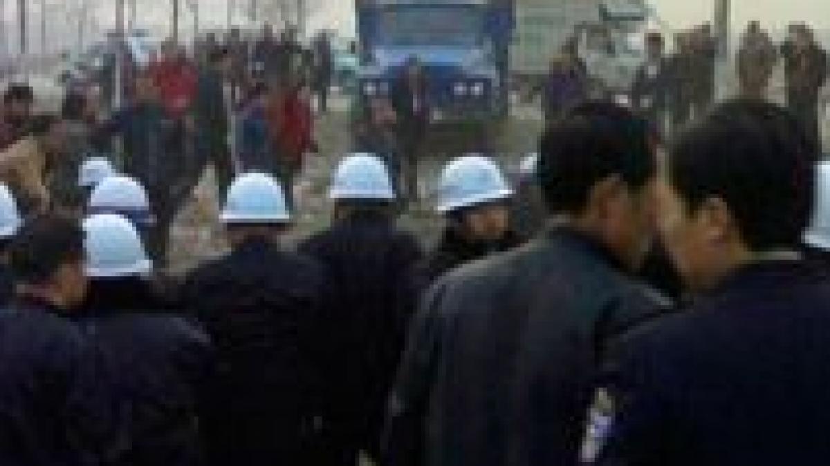 un chinez a fost omorat in bataie de autoritati pentru ca a filmat o incaierare