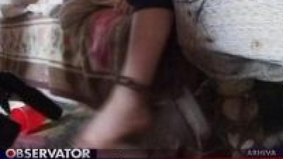 tatal copiilor tinuti in lanturi a fost condamnat la inchisoare video