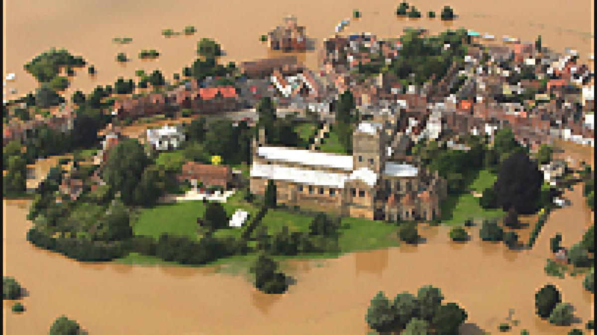 inundatii in marea britanie zeci de oameni locuiesc in adoposturi improvizate