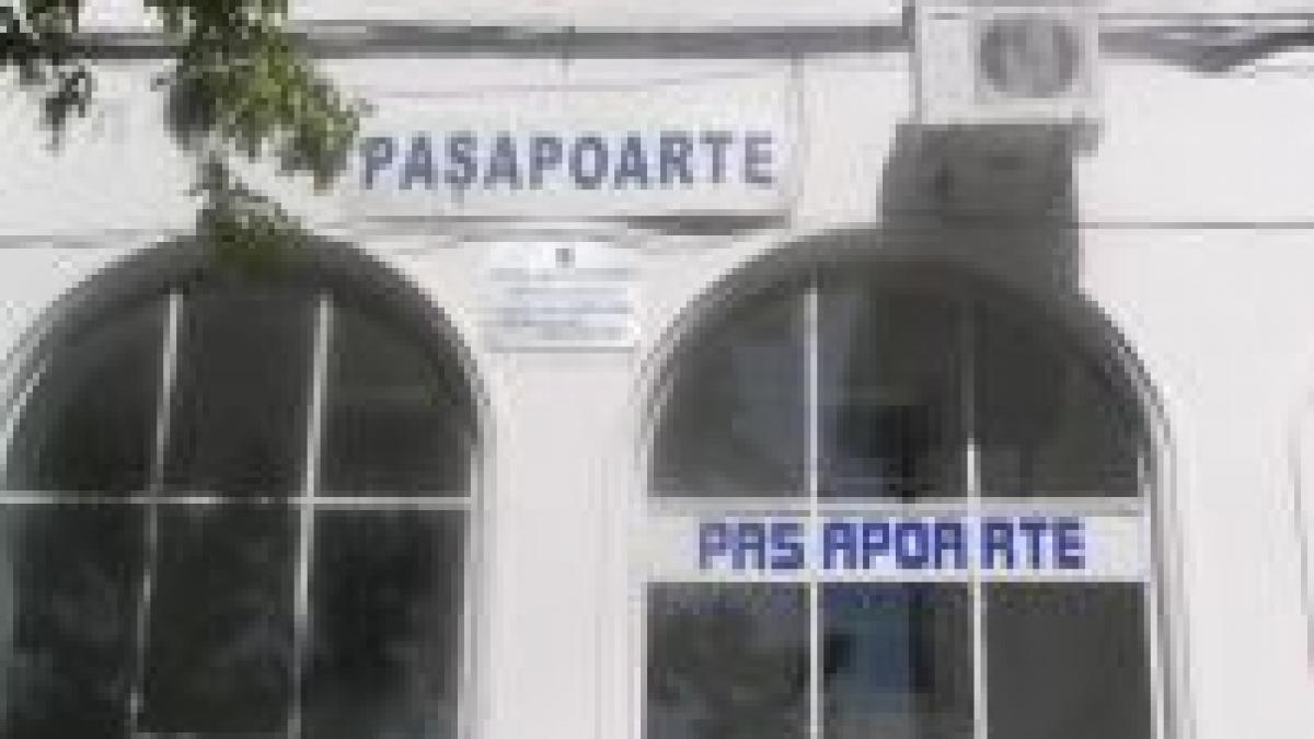 fost angajat de la pasapoarte condamnat la inchisoare pentru luare de mita