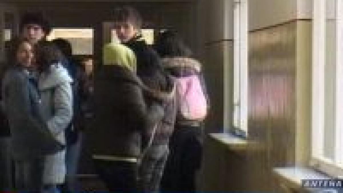 hunedoara sute de elevi invata in frig pentru ca scoala face economie