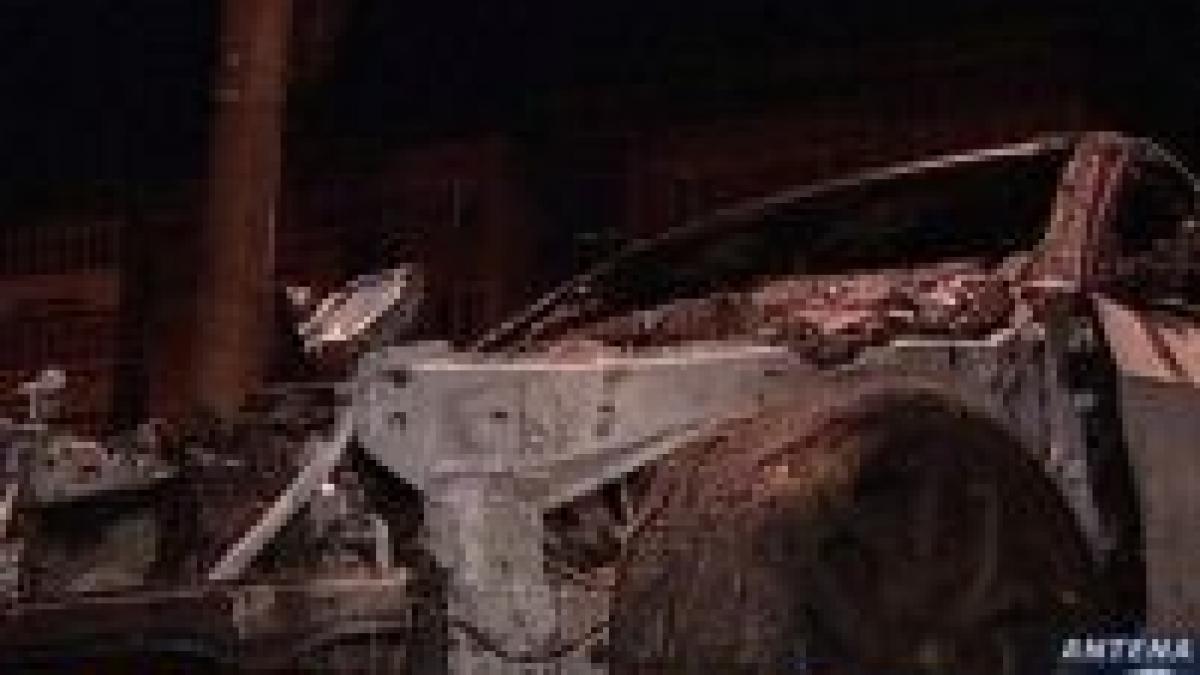 piatra neamt masina incendiata in centrul orasului video