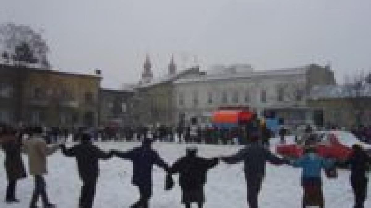 basescu si tariceanu vor juca hora unirii la iasi