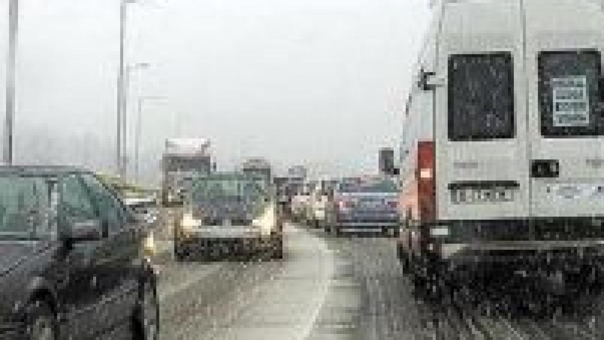 ninsori la munte ploi si ceata in tara trafic ingreunat