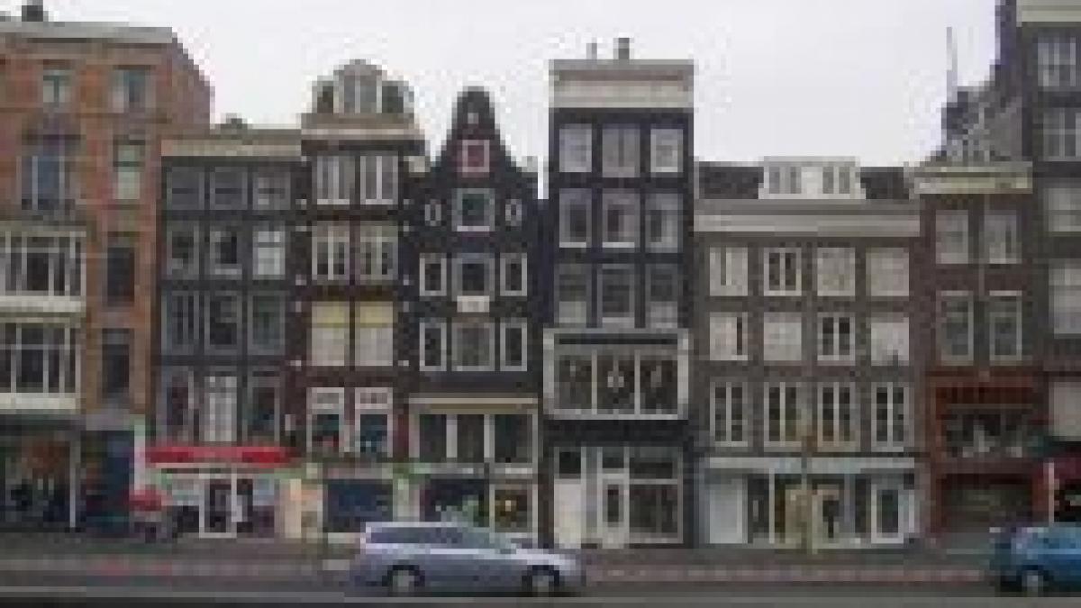 olanda o bomba a explodat intr un bar din amsterdam