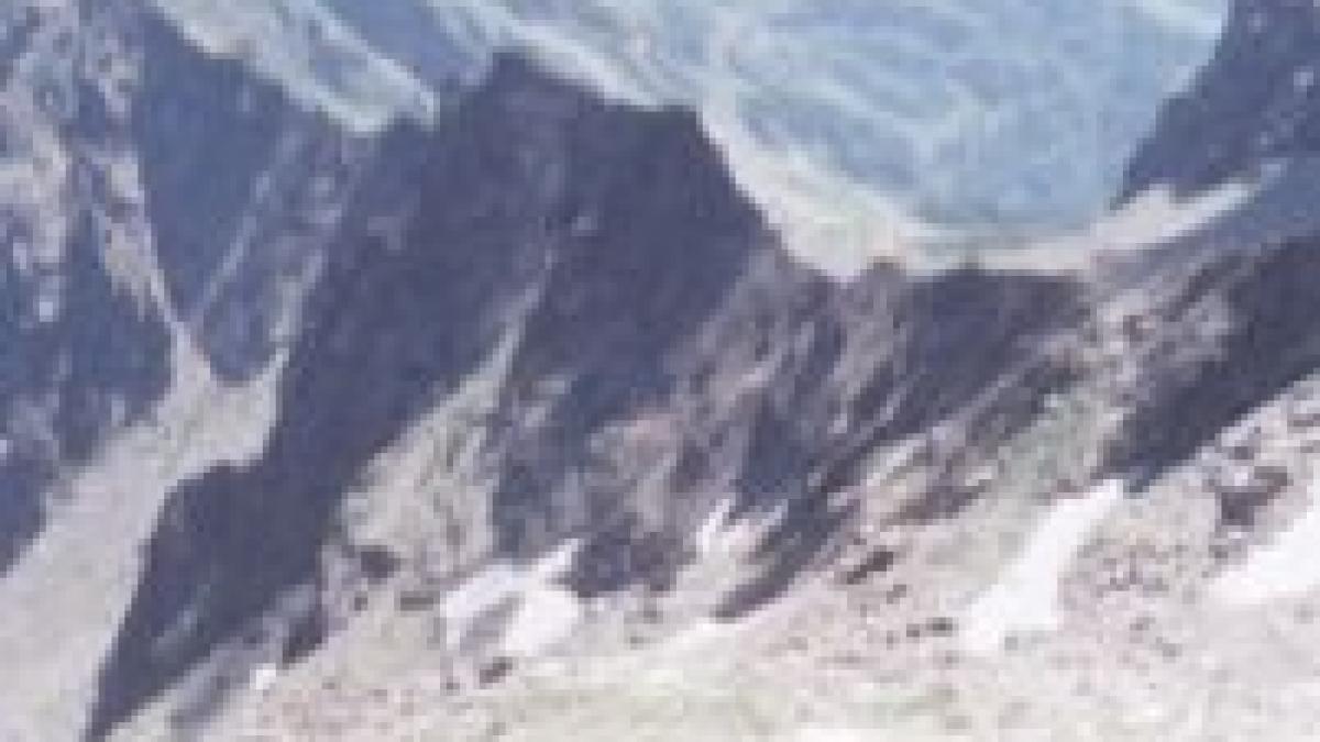 pericol de avalanse in fagaras trasee turistice interzise