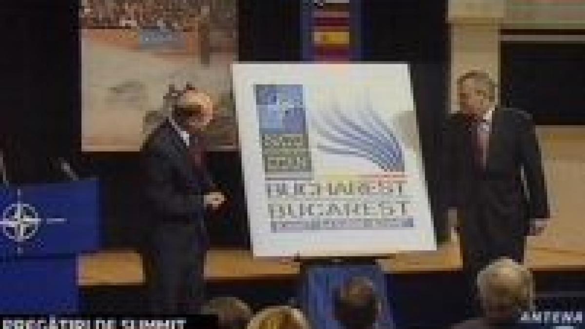 basescu si scheffer au dezvelit logo ul summit ului nato