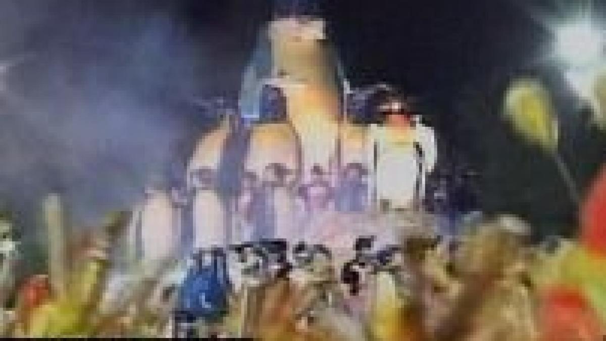 carnavalul de la rio scolile de samba si au incheiat defilarea video