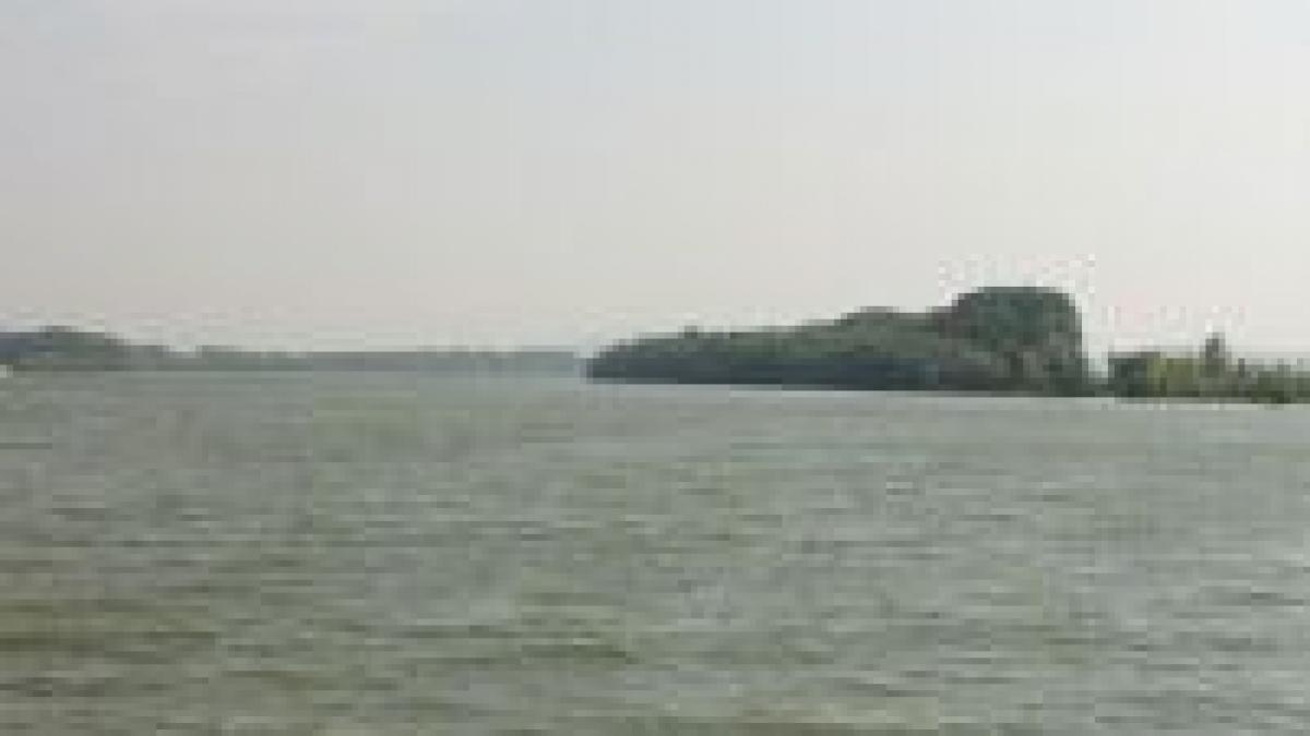 doi pescari din constanta au disparut de doua zile pe dunare