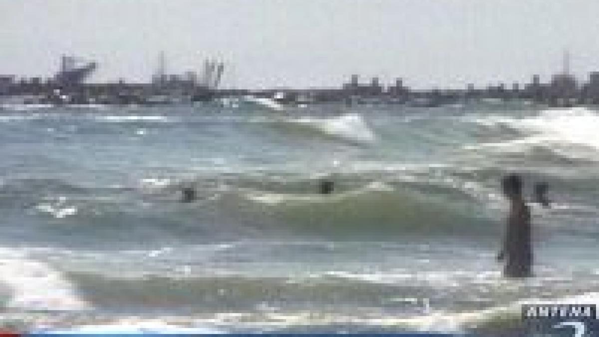 furtuna puternica pe marea neagra trafic maritim suspendat