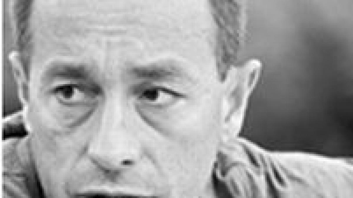 tolontan basescu ne tine intr o revolutie a poporului impotriva structurilor