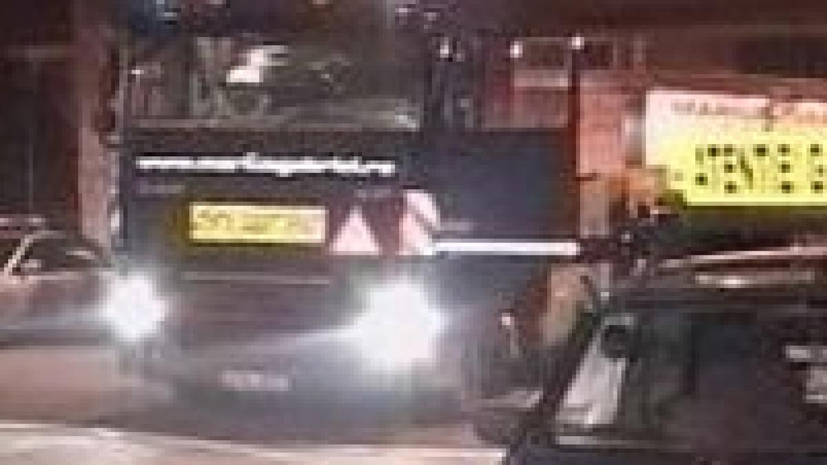 transportul agabaritic plecat din ploiesti a ramas blocat la targu jiu